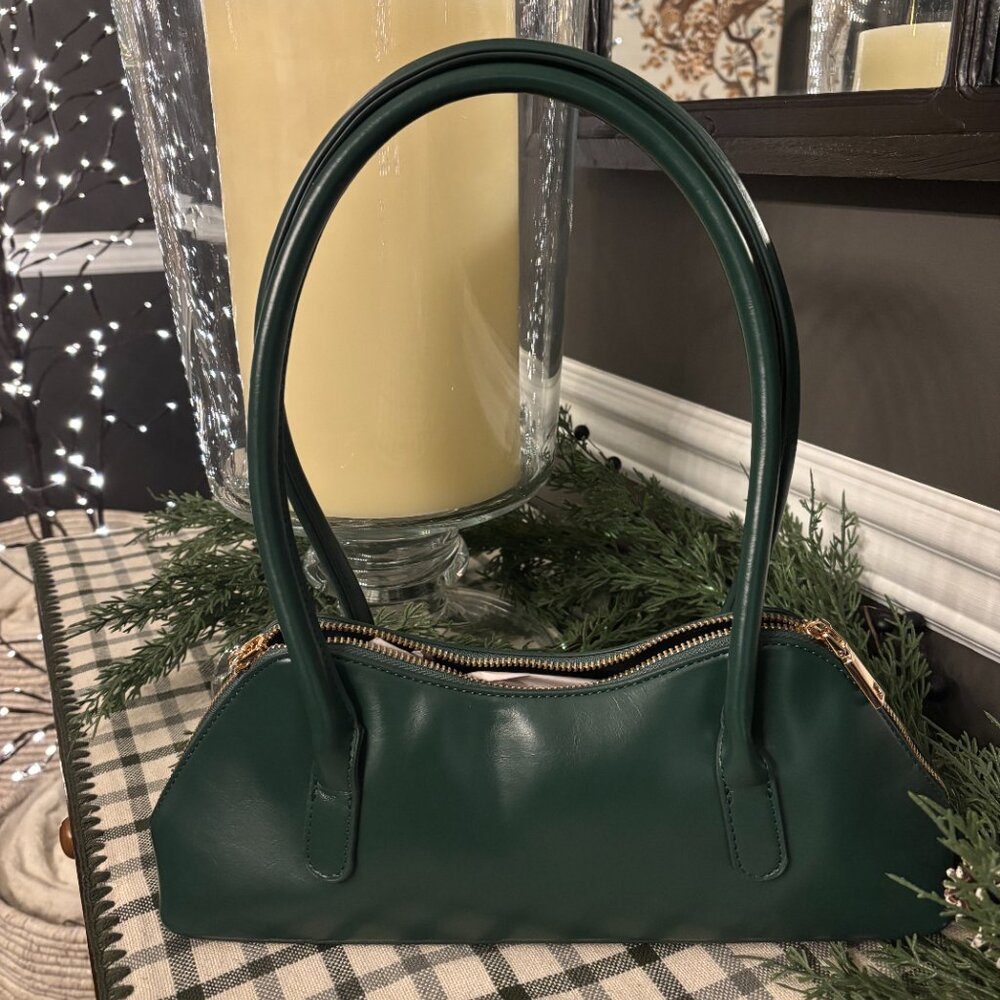 Closeout Sale - 2 left! GREEN Melie Bianco Dakota Bag NWT